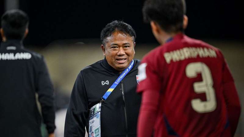 จเด็จ มีลาภ