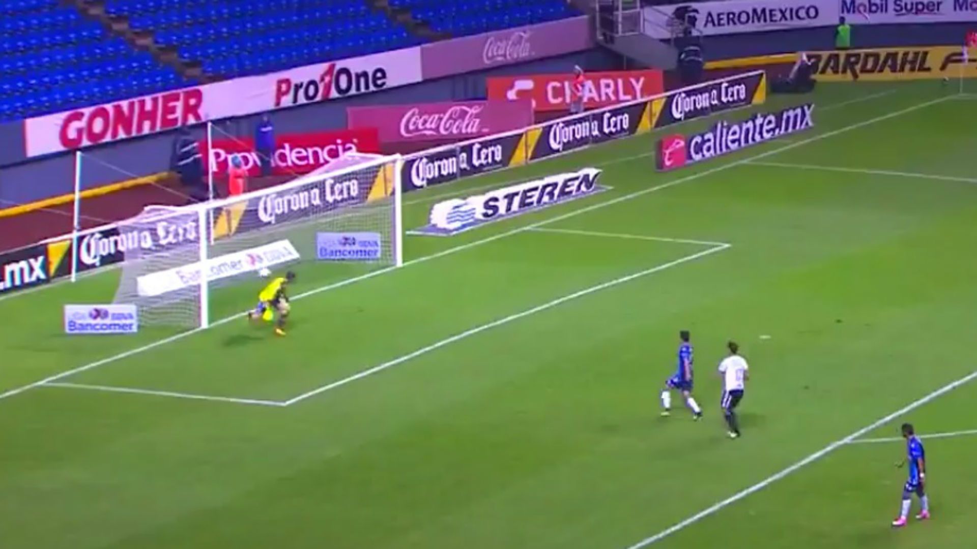 moises muñoz se come gol atlas