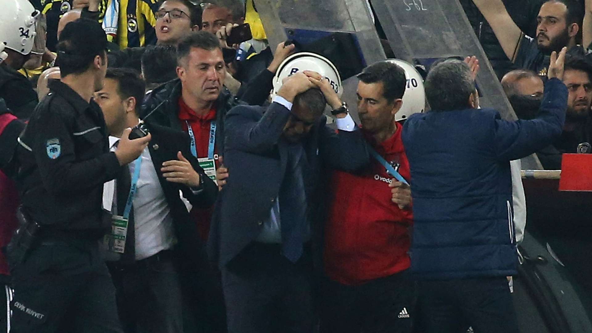 Senol Gunes Besiktas Fenerbahce