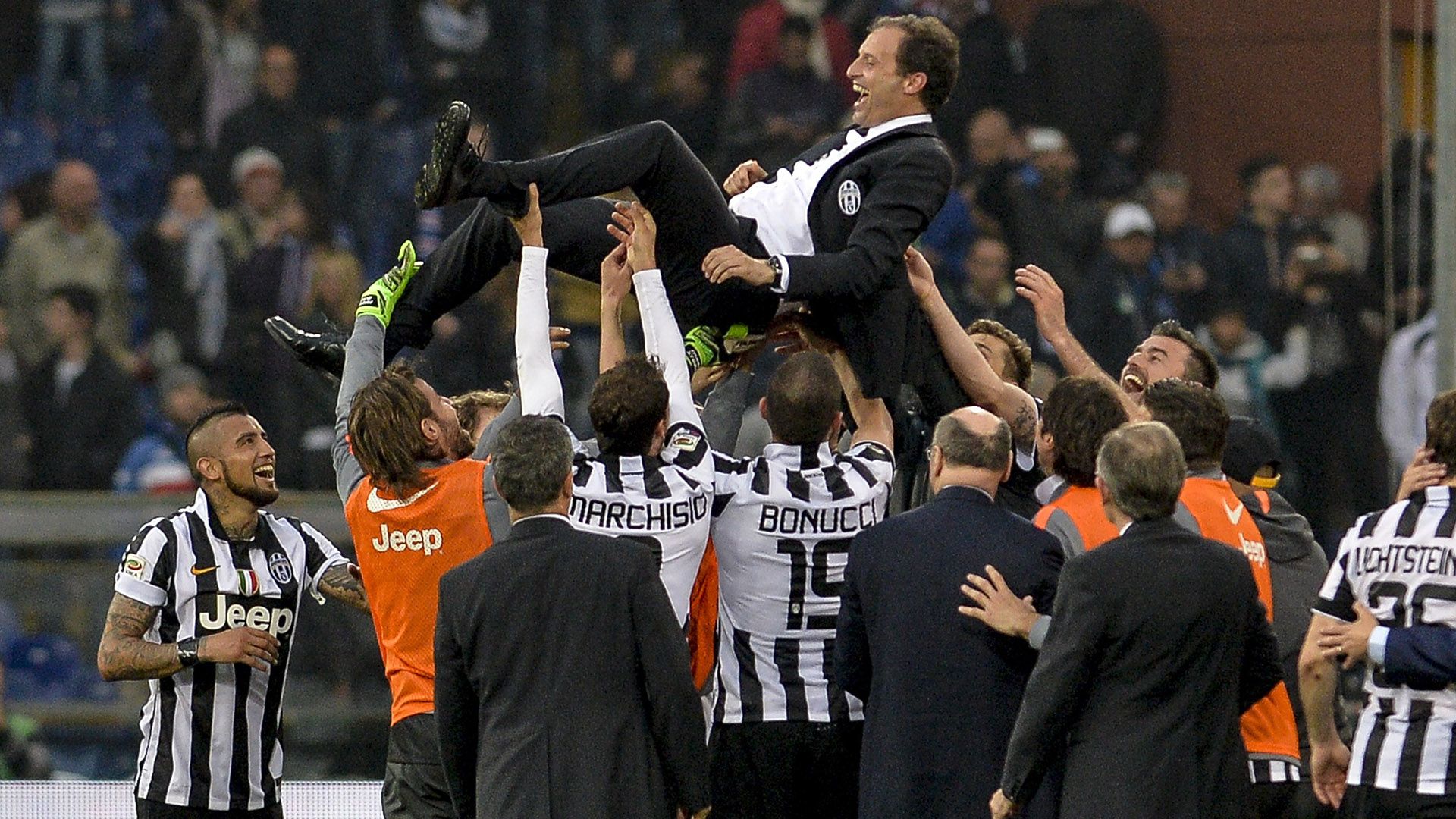 Massimiliano Allegri Juventus celebrating Scudetto