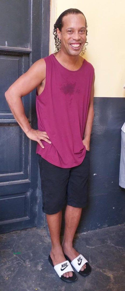 Ronaldinho in prison