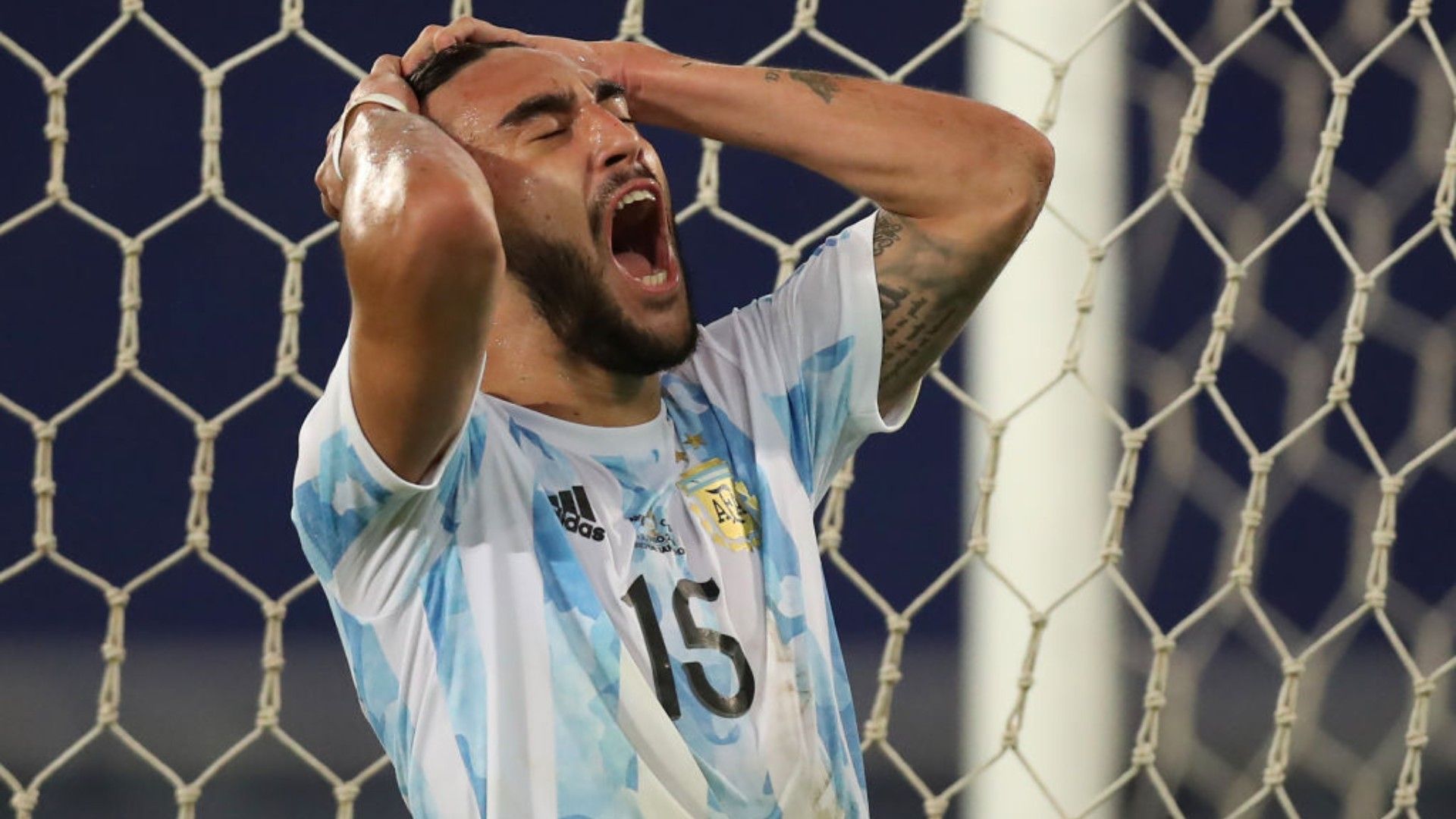 nico gonzález se lamenta un falla con argentina en la Copa América 2021