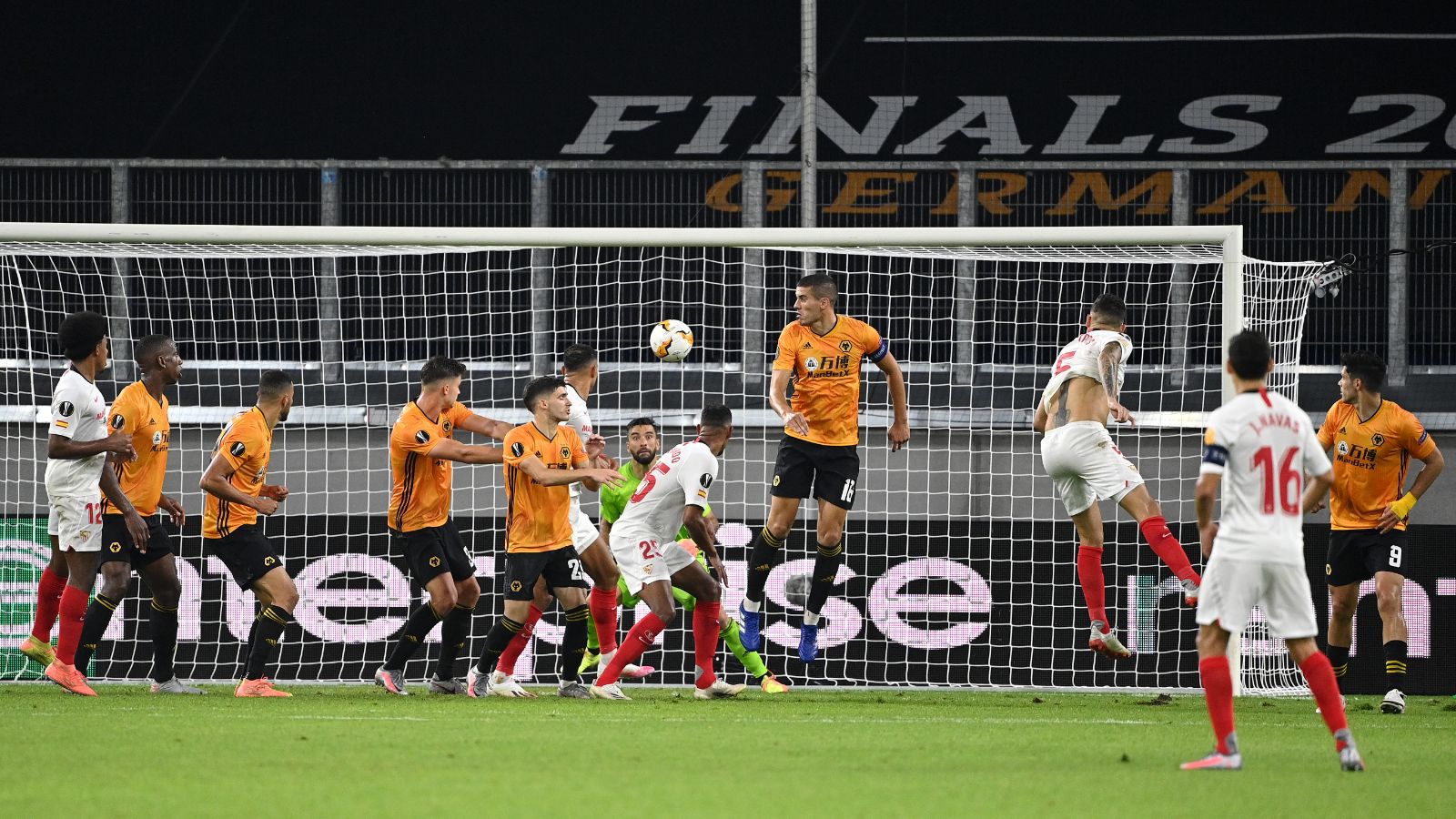 Ocampos Sevilla Wolves Europa League
