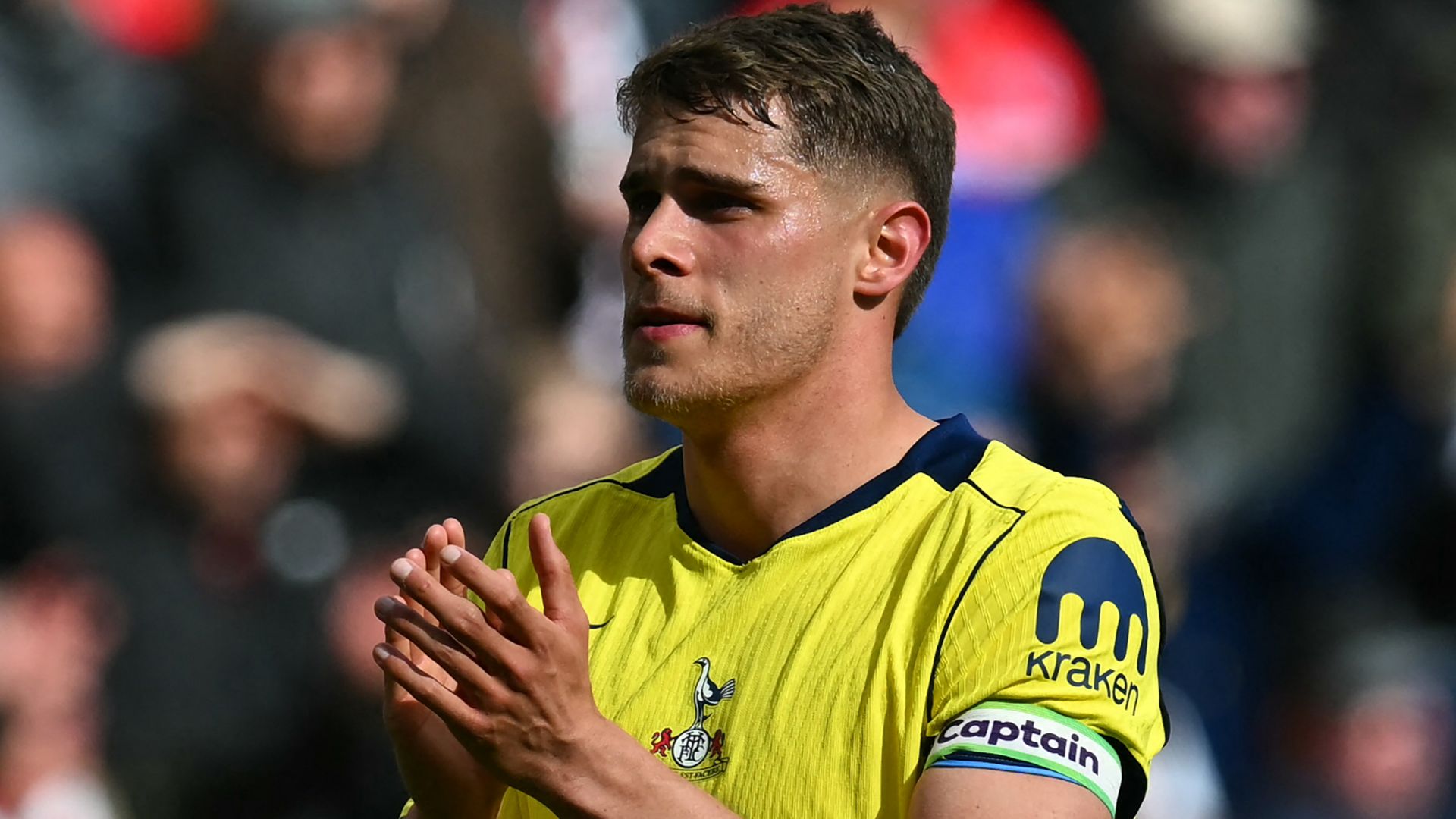 Micky van de Ven Tottenham 2025-26 away kit