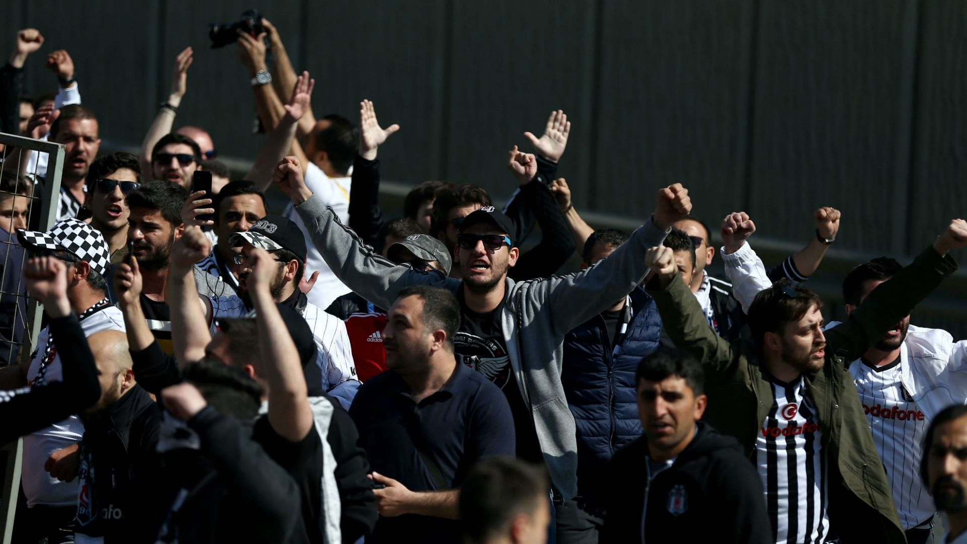 Galatasaray Besiktas Fans 042918