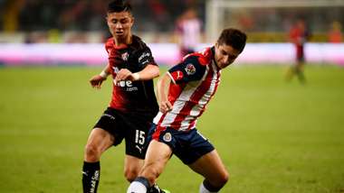 Isaac Brizuela Brayan Garnica Chivas vs. Atlas
