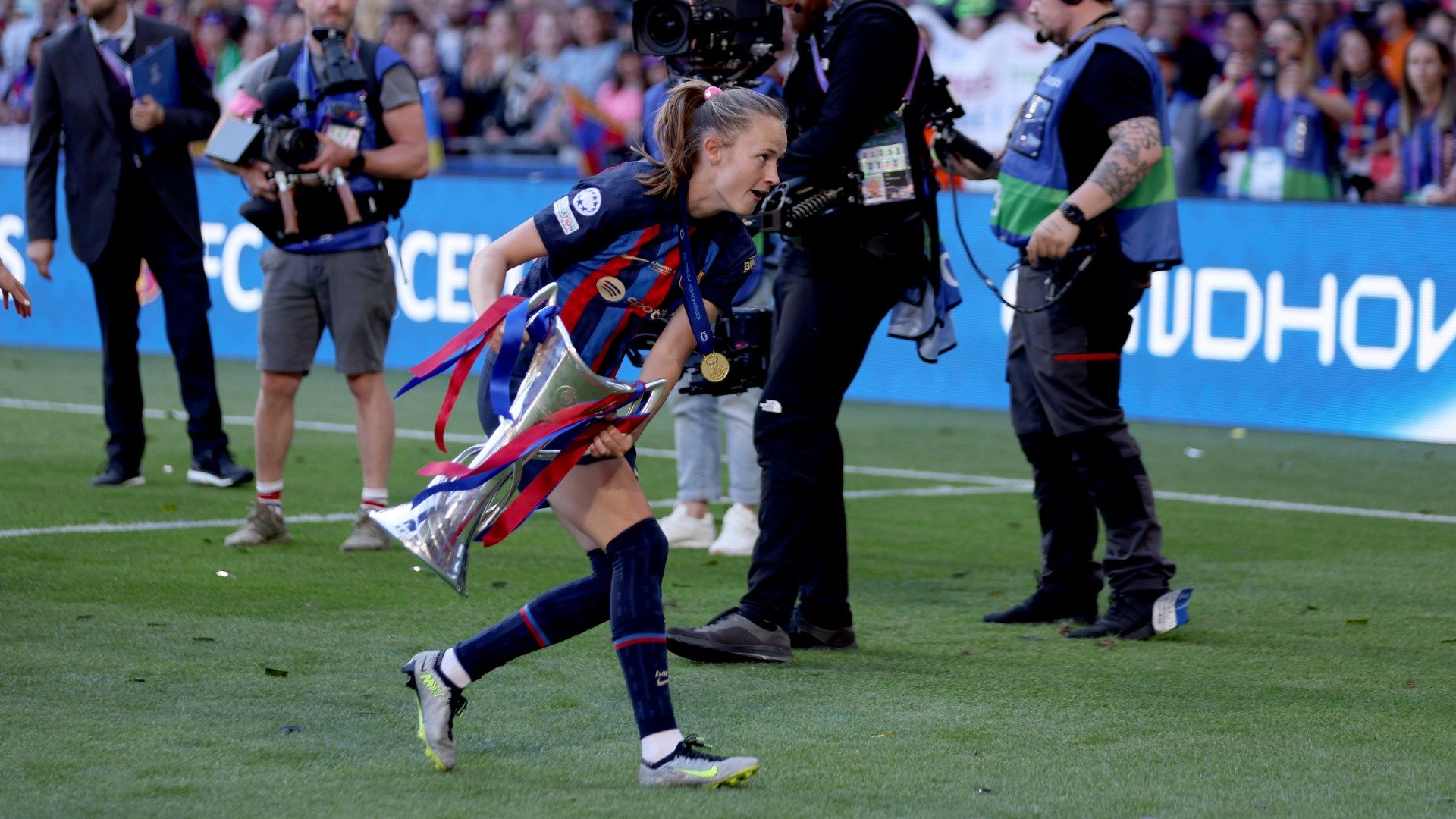 Caroline Graham Hansen Champions League trophy 2023