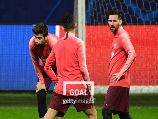 5일(현지시간) 인터 밀란전을 앞두고 이탈리아 주세페 메아차 스타디움에서 훈련 중인 바르셀로나 선수들 피케(좌)와 메시(우). 사진=게티이미지