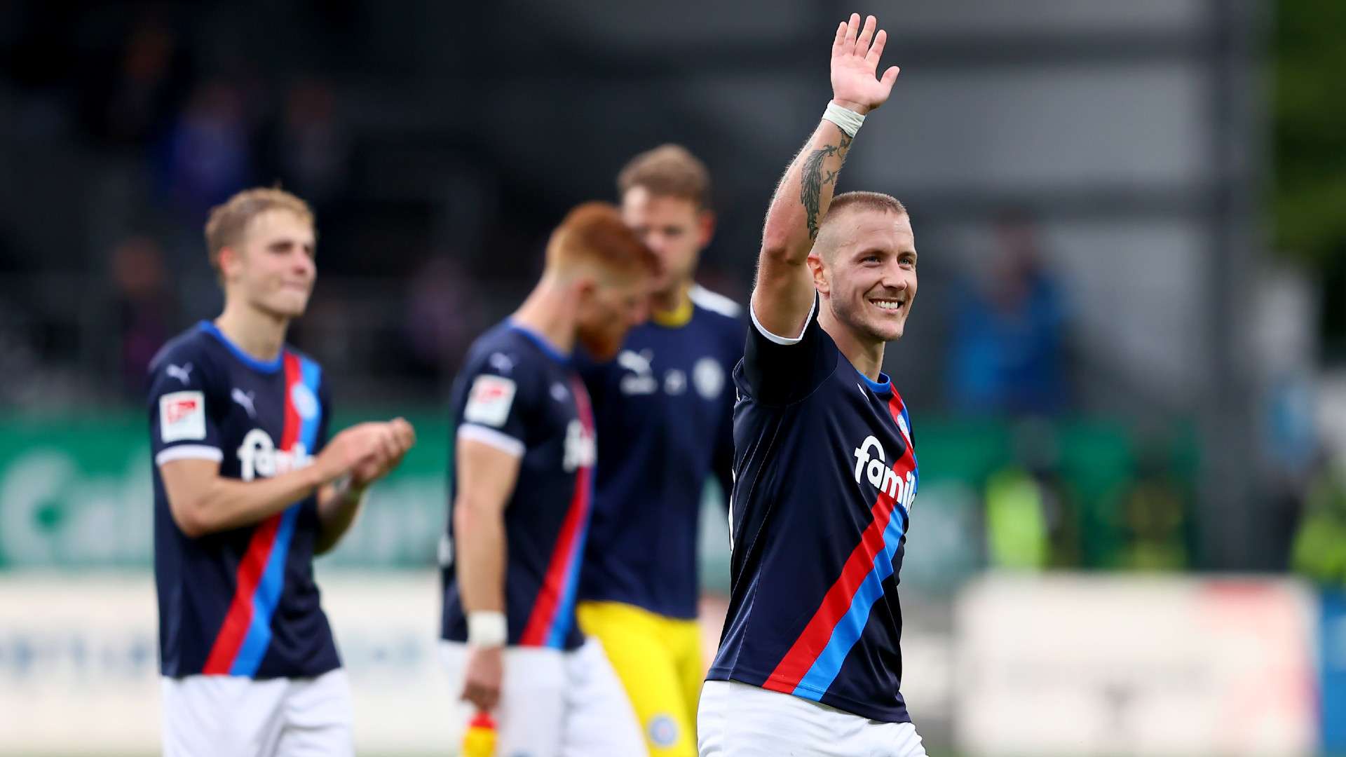 LEWIS HOLTBY HOLSTEIN KIEL