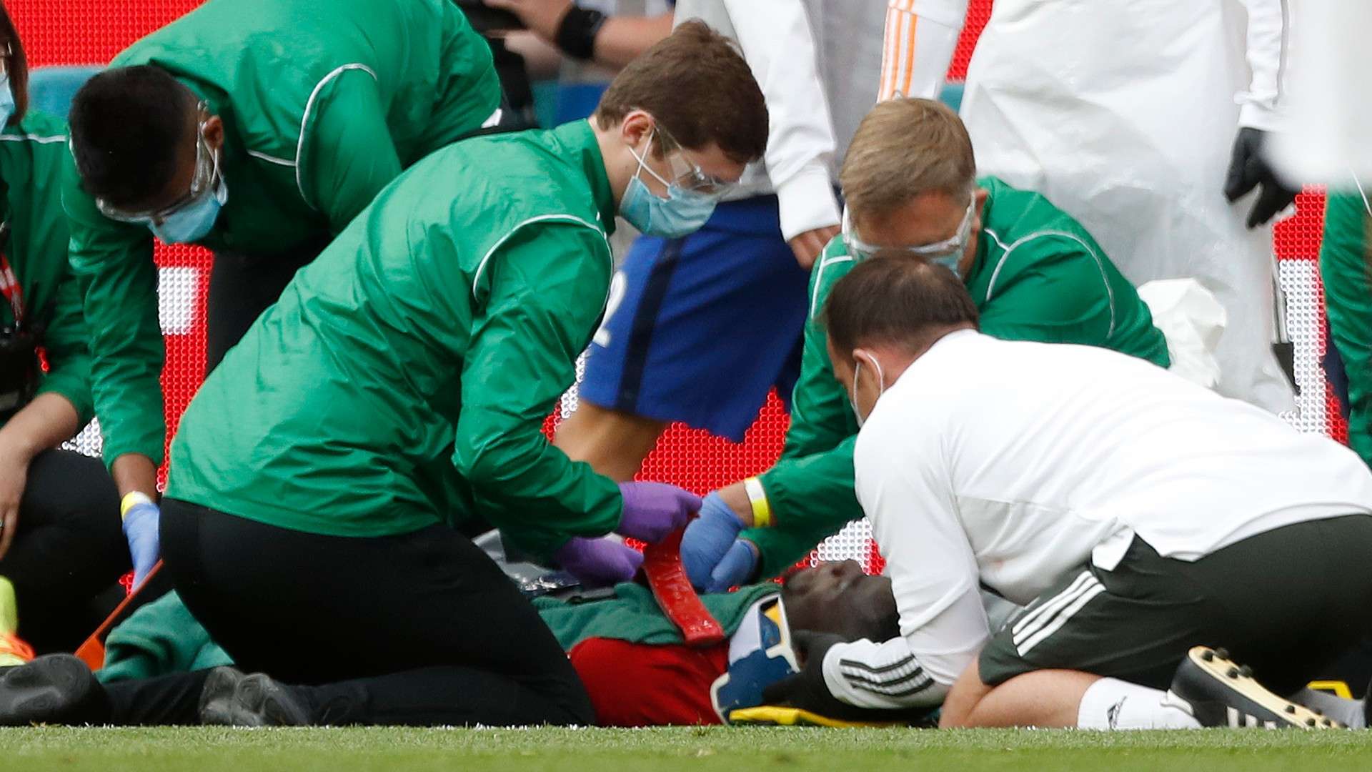 Bailly Manchester United injury