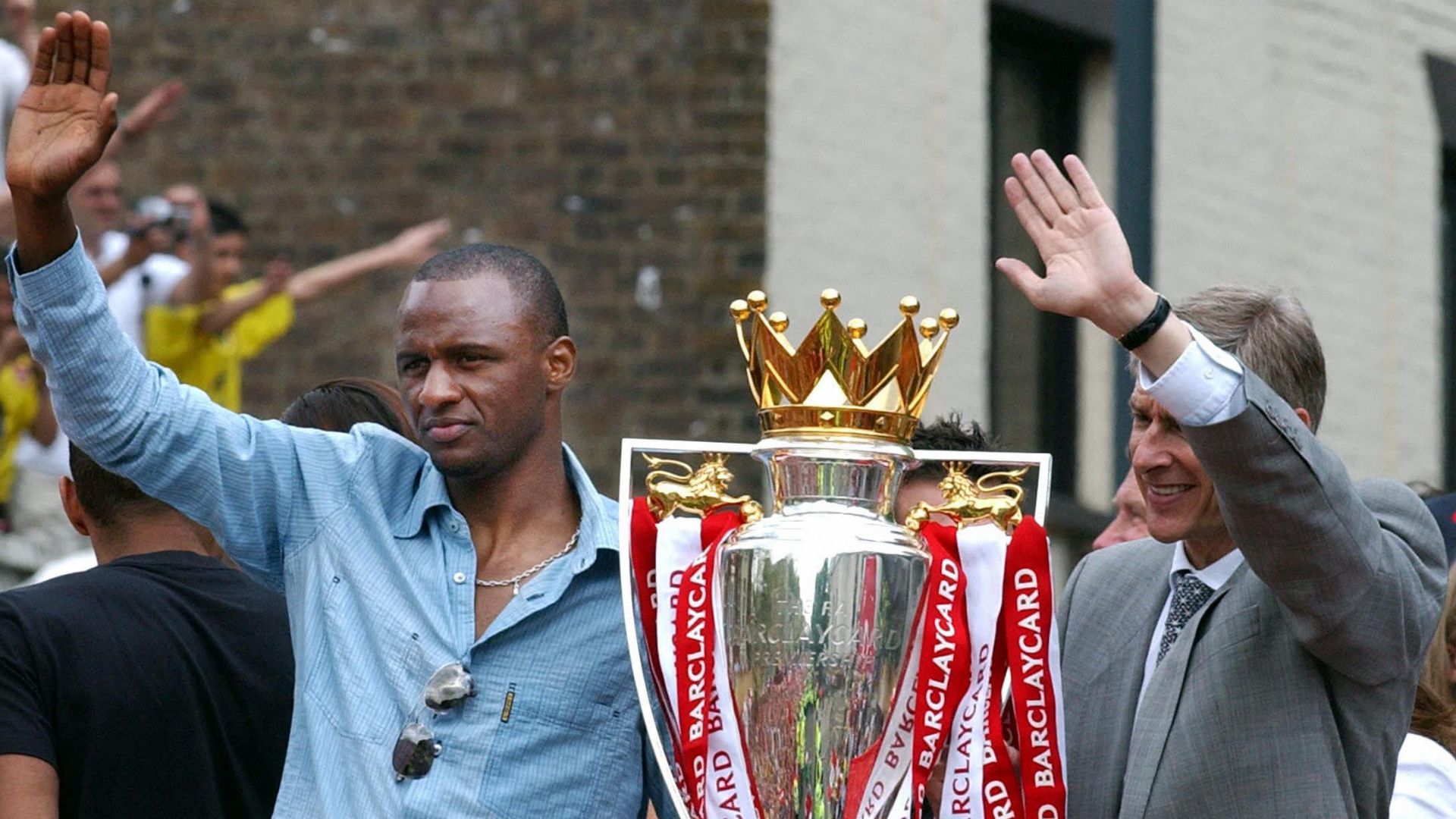 Arsene Wenger & Patrick Vieira | Arsenal | 2004 Liverpool cần mấy trận thắng nữa để vô địch. Liverpool lập kỷ lục vô địch sớm ở Ngoại hạng Anh. Liverpool tái lập kỳ tích bất bại của Arsenal. HLV Arsene Wenger. trực tiếp bóng đá hôm nay. xem bong da