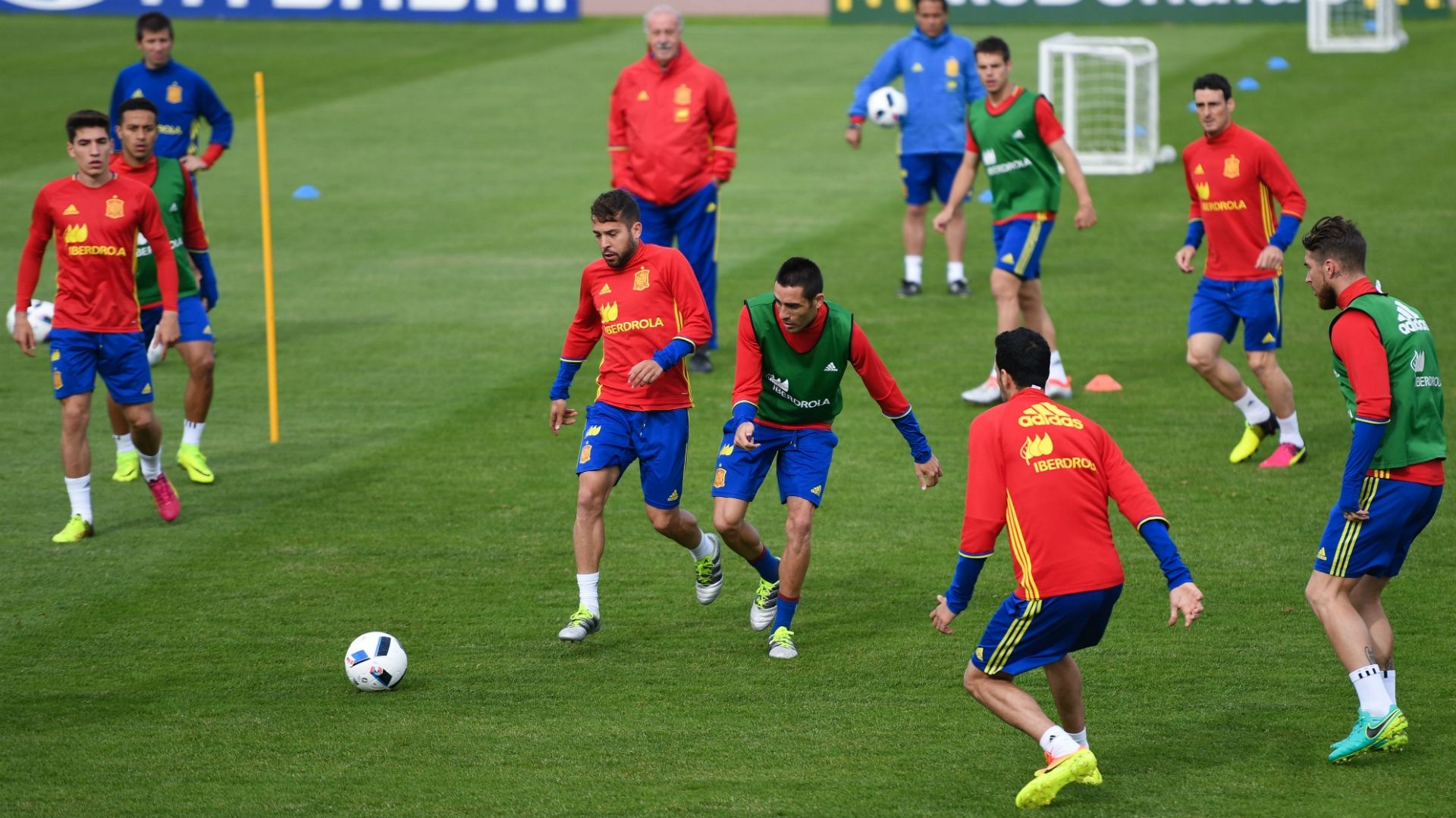 Spain squad train Euro 2016