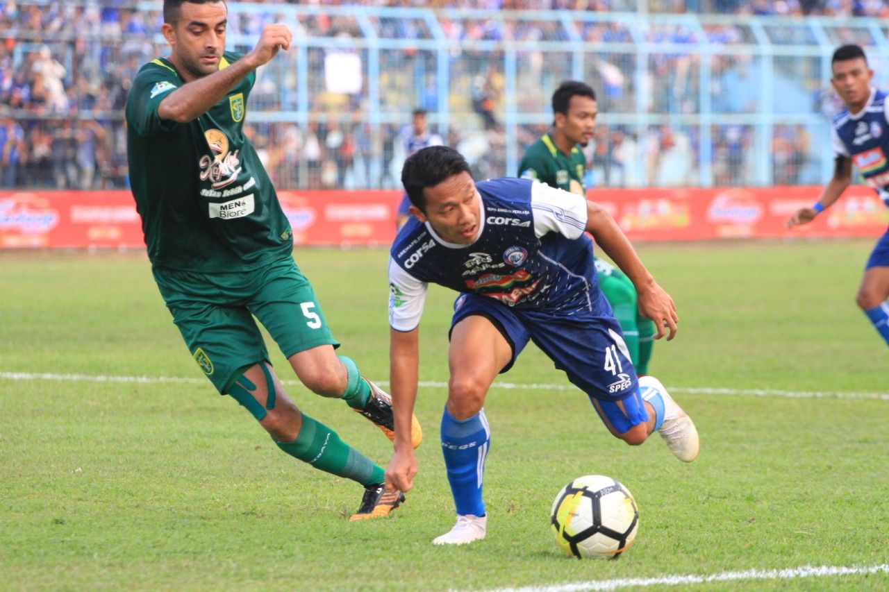 Arema FC vs Persebaya Surabaya