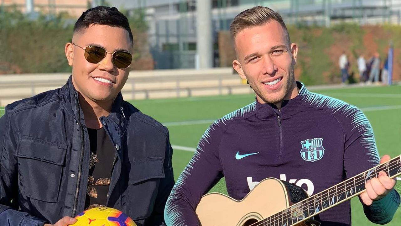 Arthur Barcelona Felipe Araujo cantor 14122018