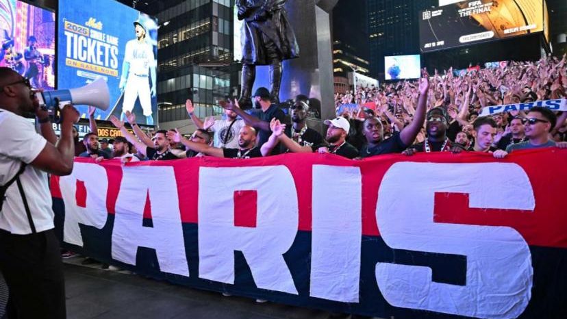 VIDEO: Parisian takeover! PSG ultras dominate New York’s Times Square ahead of Club World Cup final showdown with Chelsea