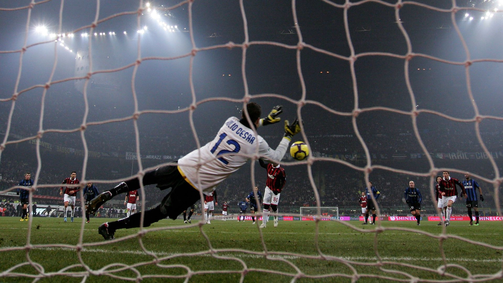 Julio Cesar Ronaldinho Inter Milan 2010 penalty