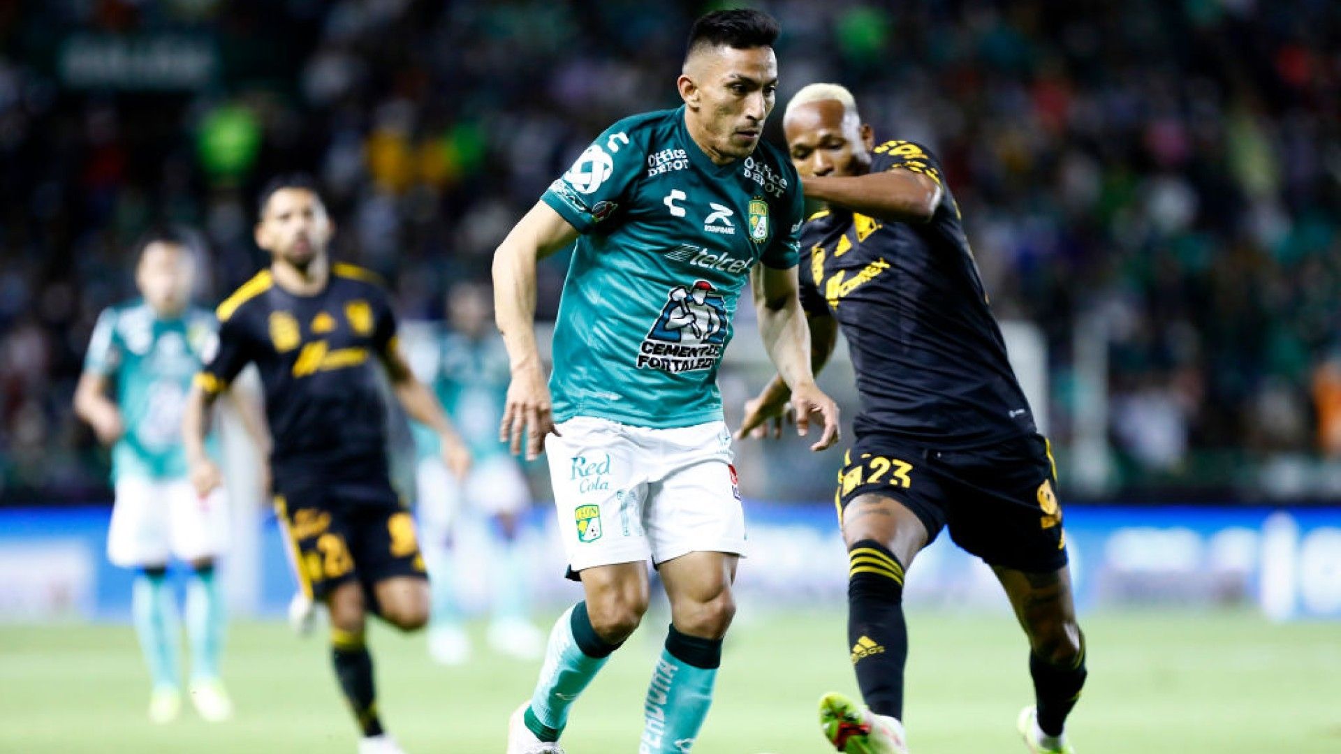 Ángel Mena Luis Quiñones León Tigres 2021