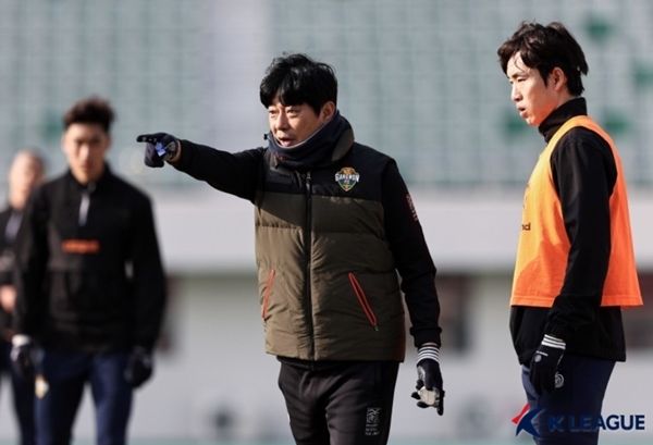 강원FC 김병수 감독