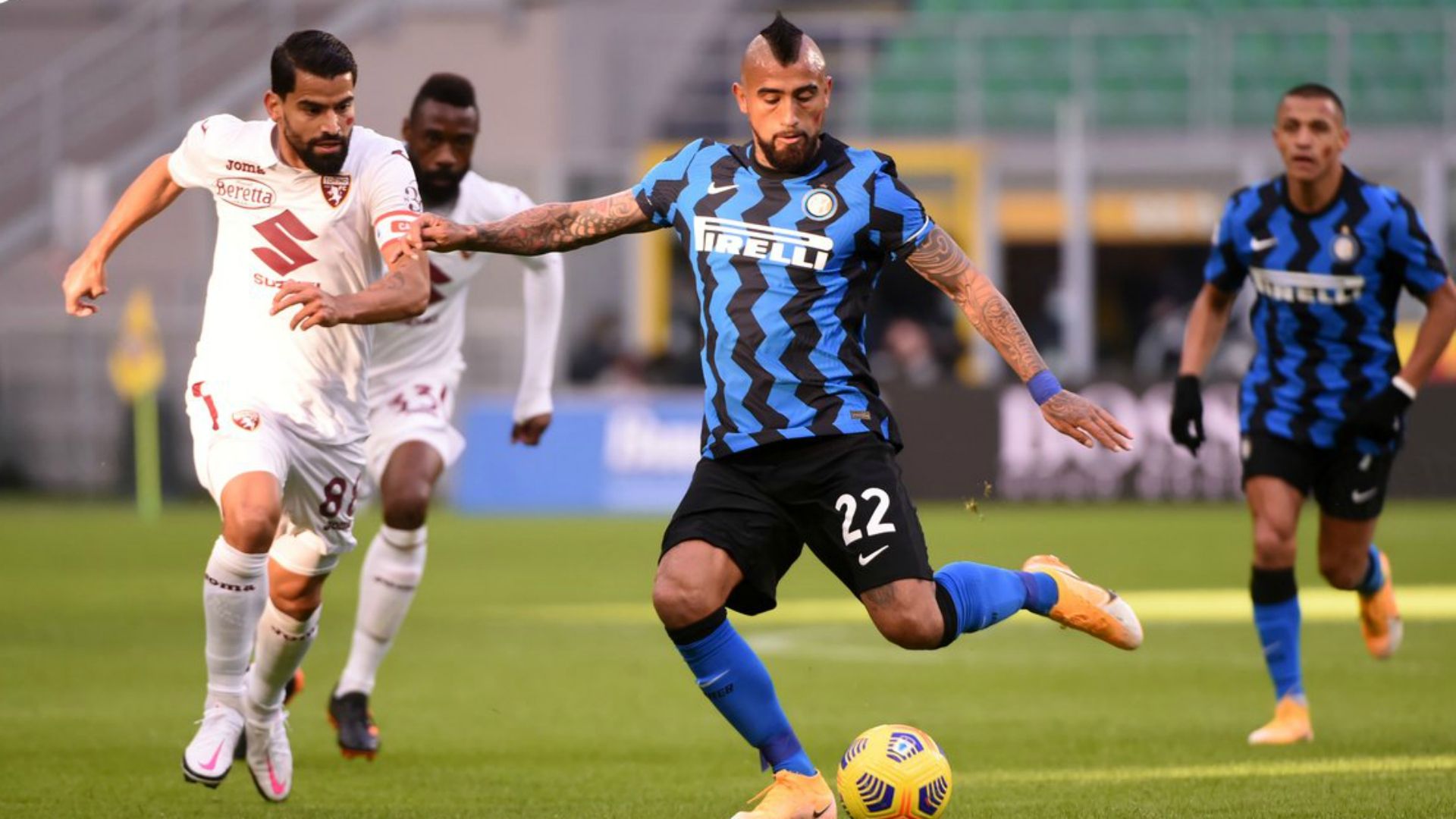 Arturo Vidal, Alexis Sánchez Inter-Torino 22112020