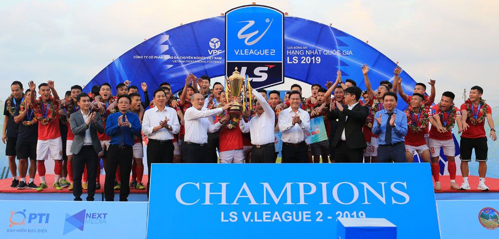 Coach Pham Minh Duc Ha Tinh FC won First Division 2019 title