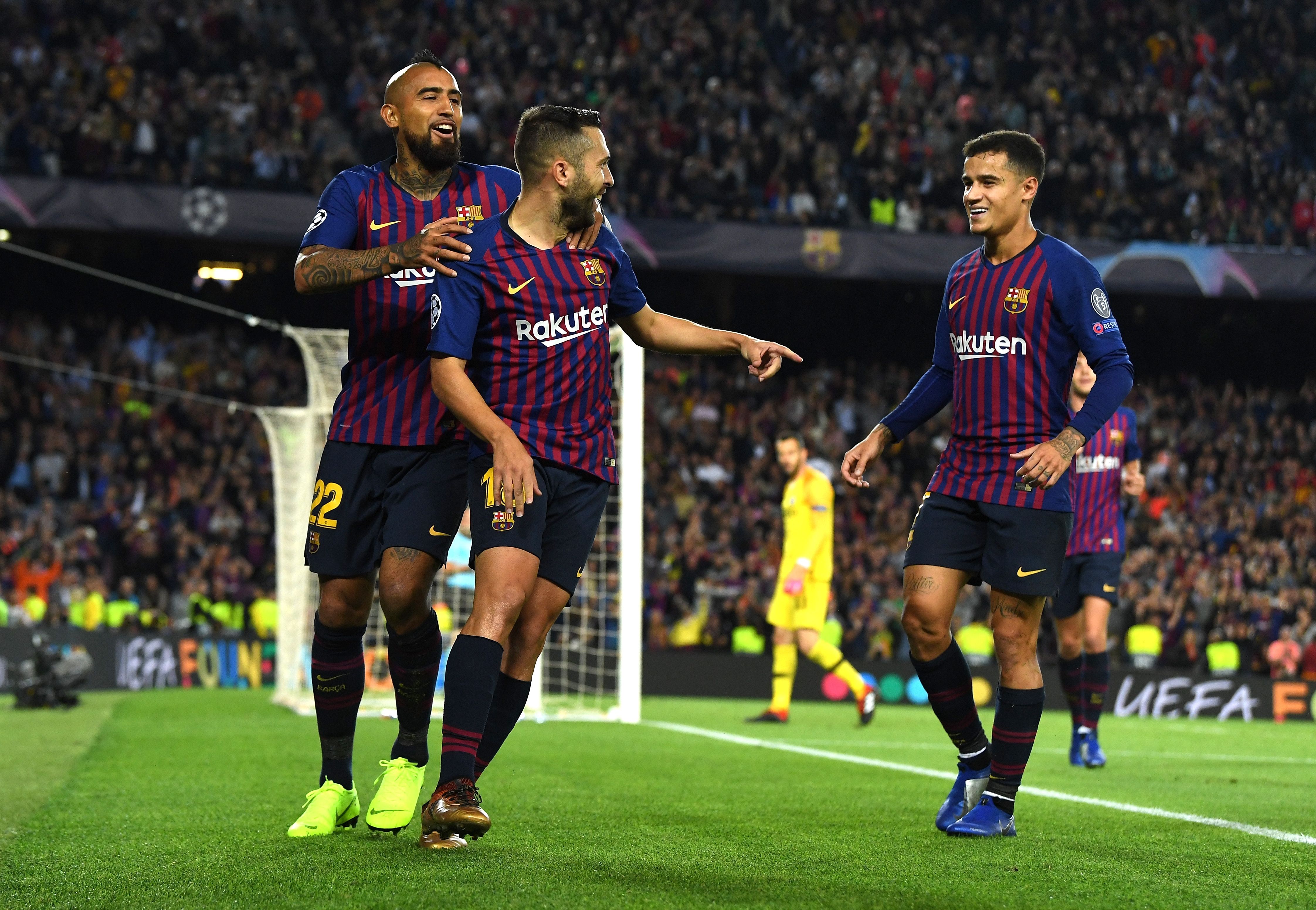 Arturo Vidal Jordi Alba Barcelona Inter Champions League