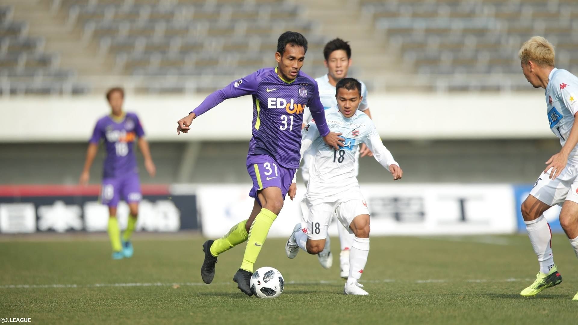 ธีรศิลป์ แดงดา, ชนาธิป สรงกระสินธ์