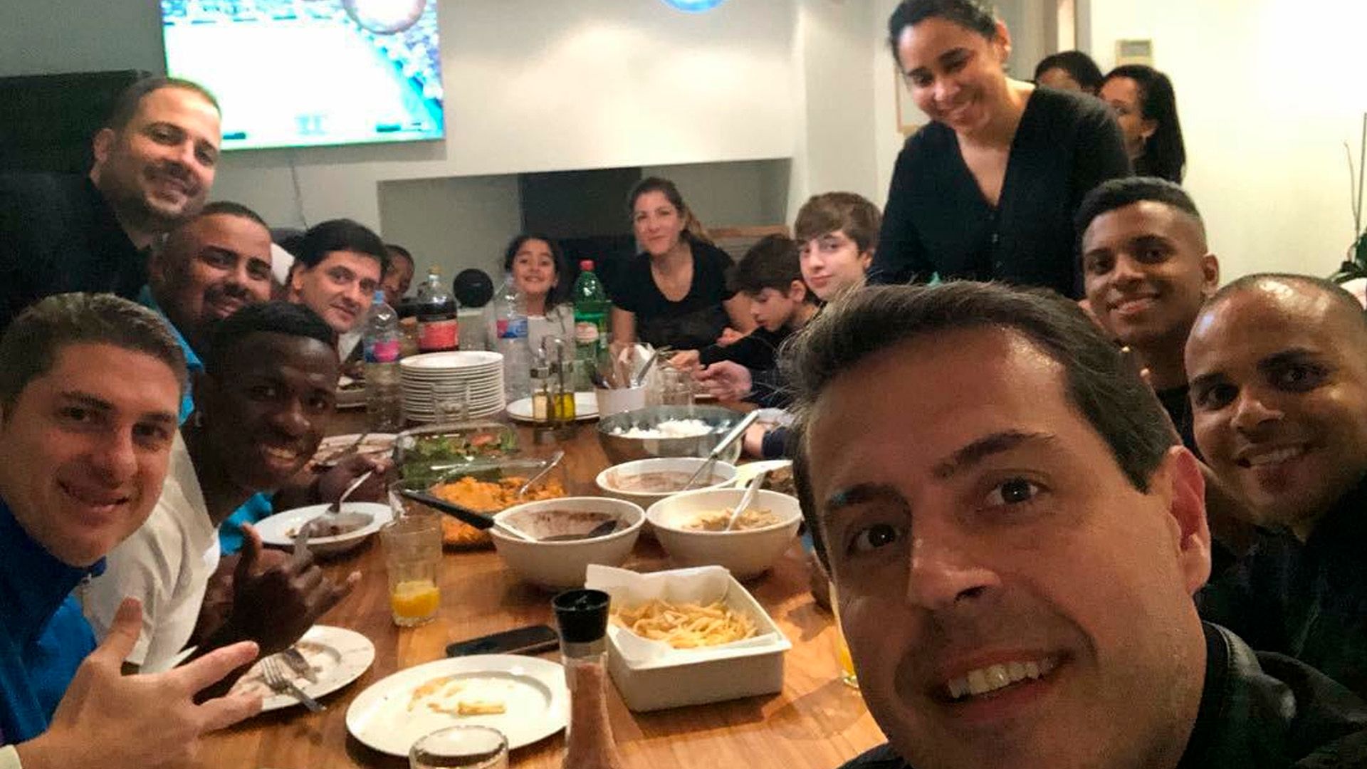 Rodrygo e Vinicius Jr Real Madrid jantar 08 12 18