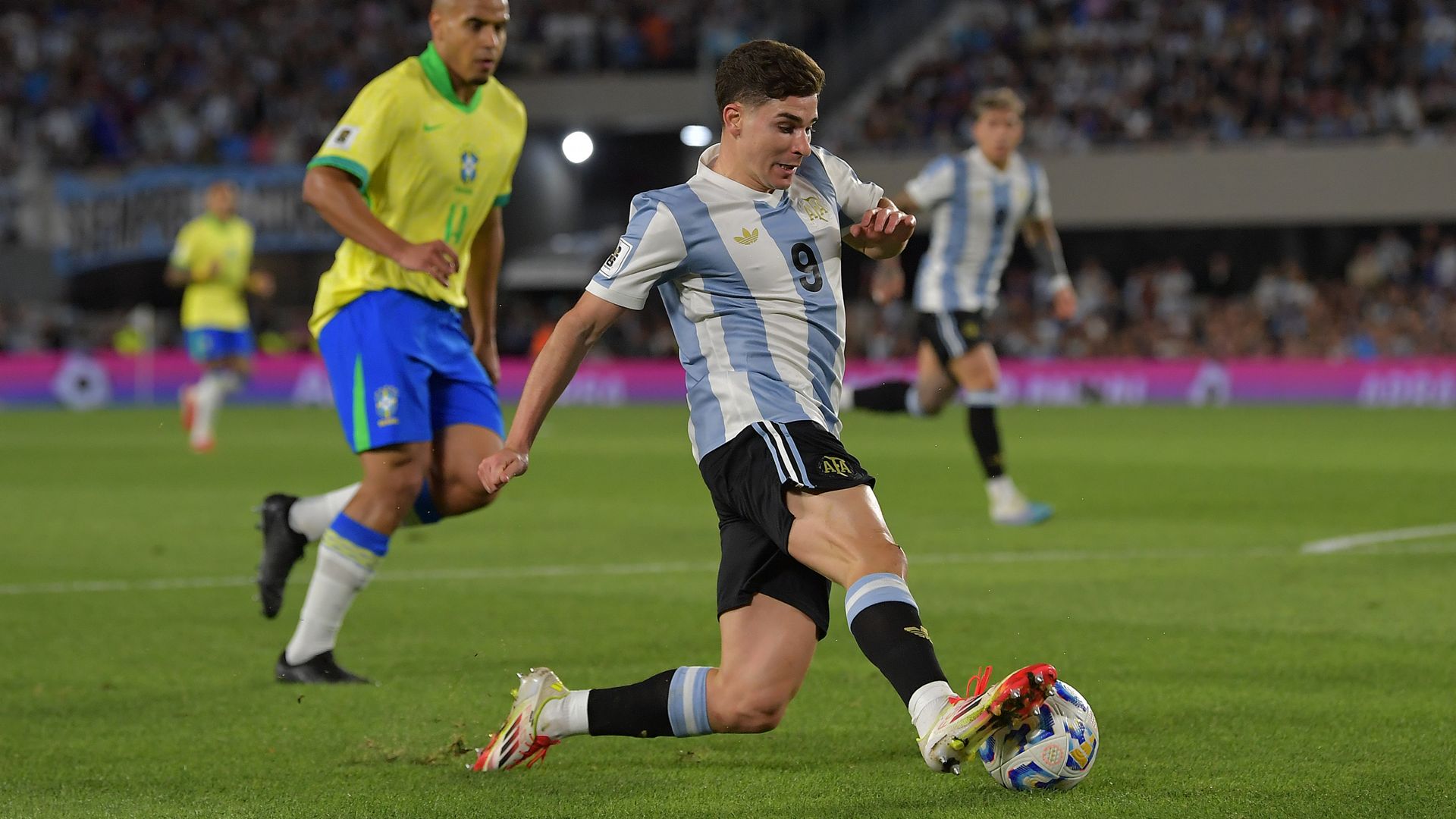 Julian Alvarez Argentina 2025