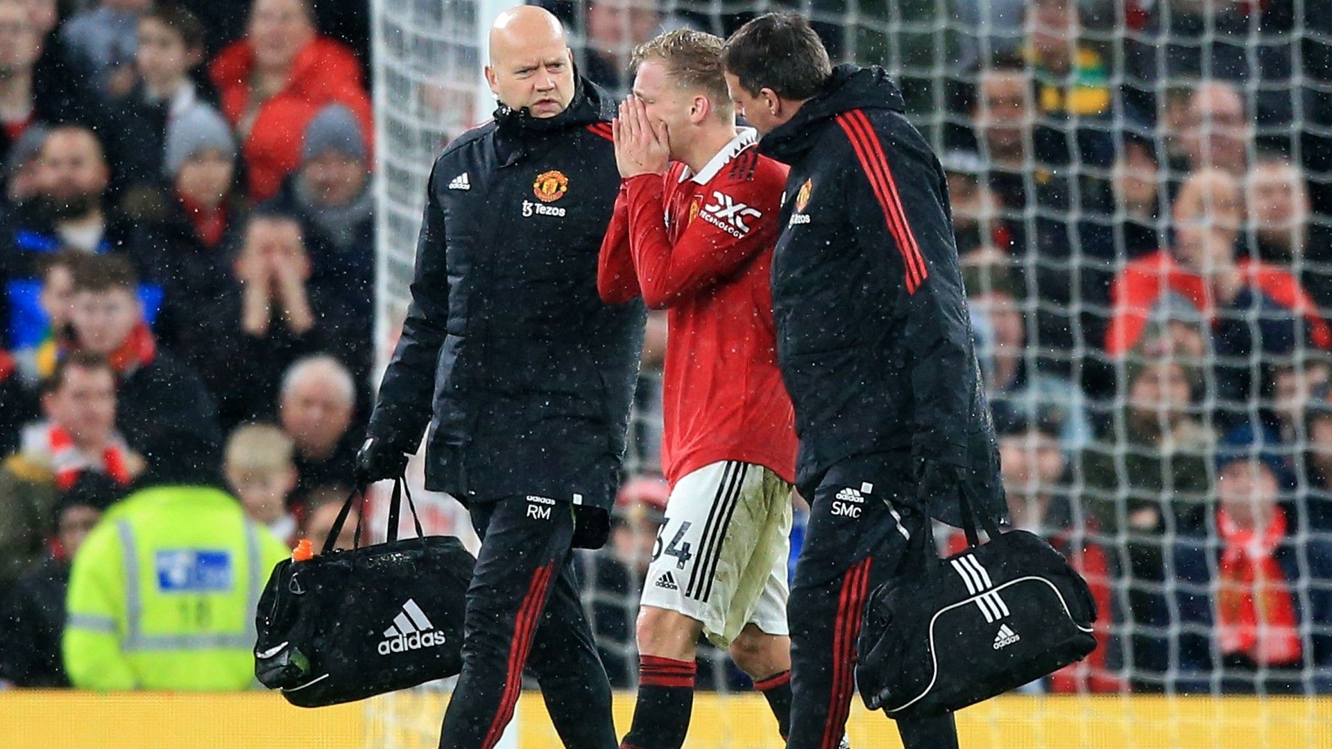 Van-de-Beek-Man-Utd-2022-23