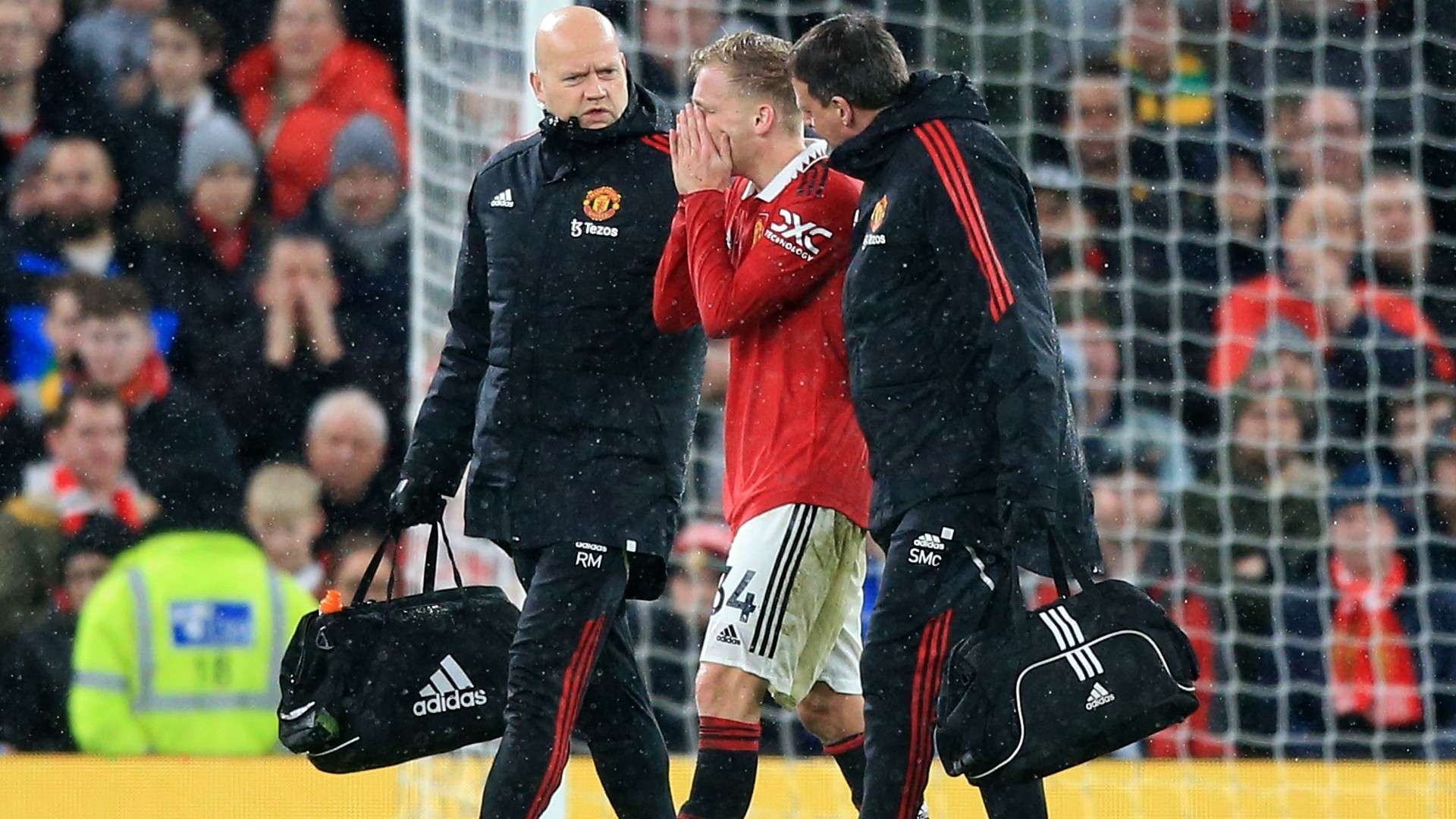 Van-de-Beek-Man-Utd-2022-23