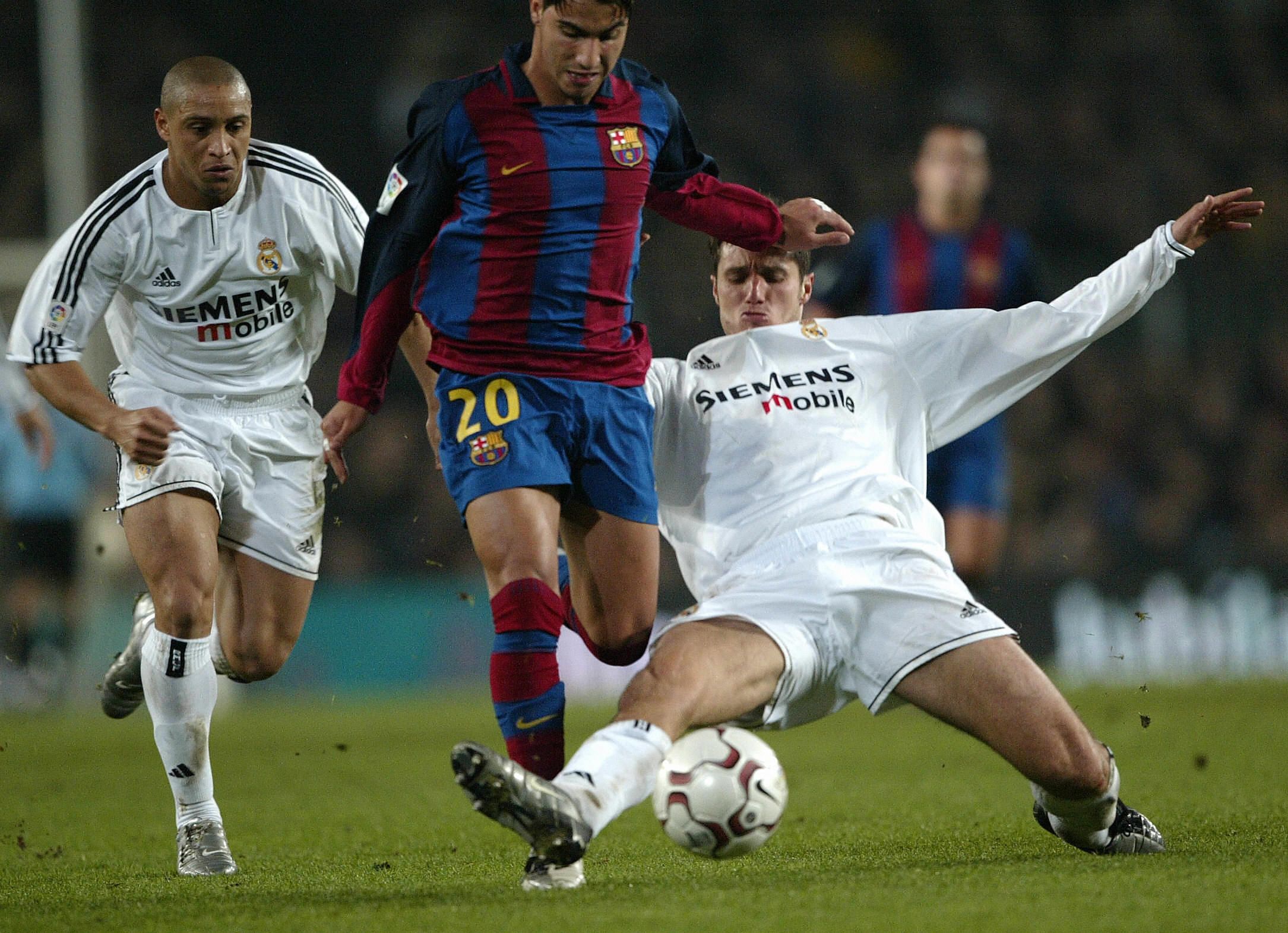 Barcelona Real Madrid Roberto Carlos Ricardo Quaresma Ivan Helguera La Liga 12/06/03