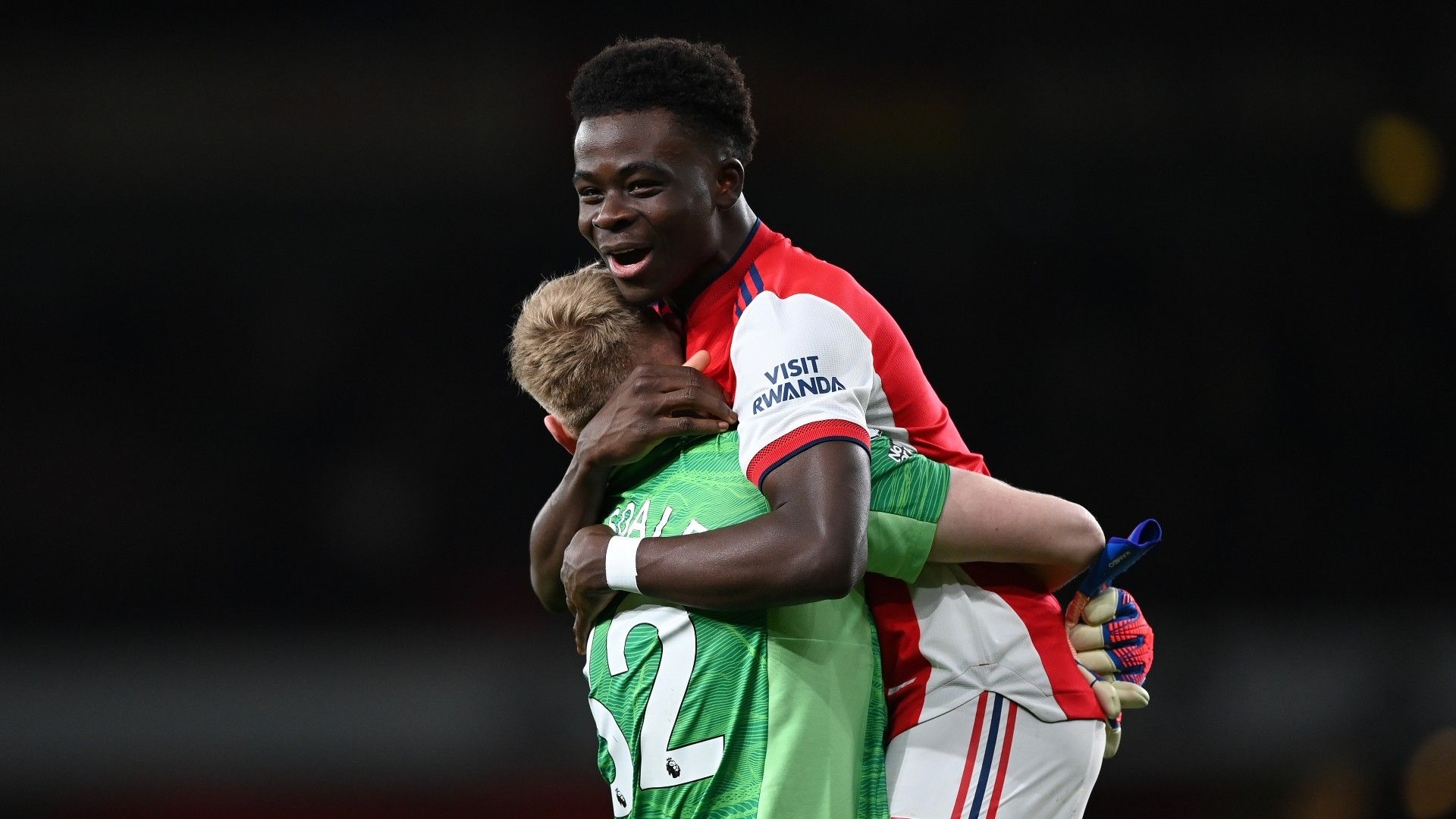 Aaron Ramsdale Bukayo Saka Arsenal 2021-22