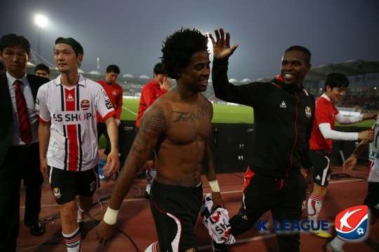 Adilson dos santos 아디