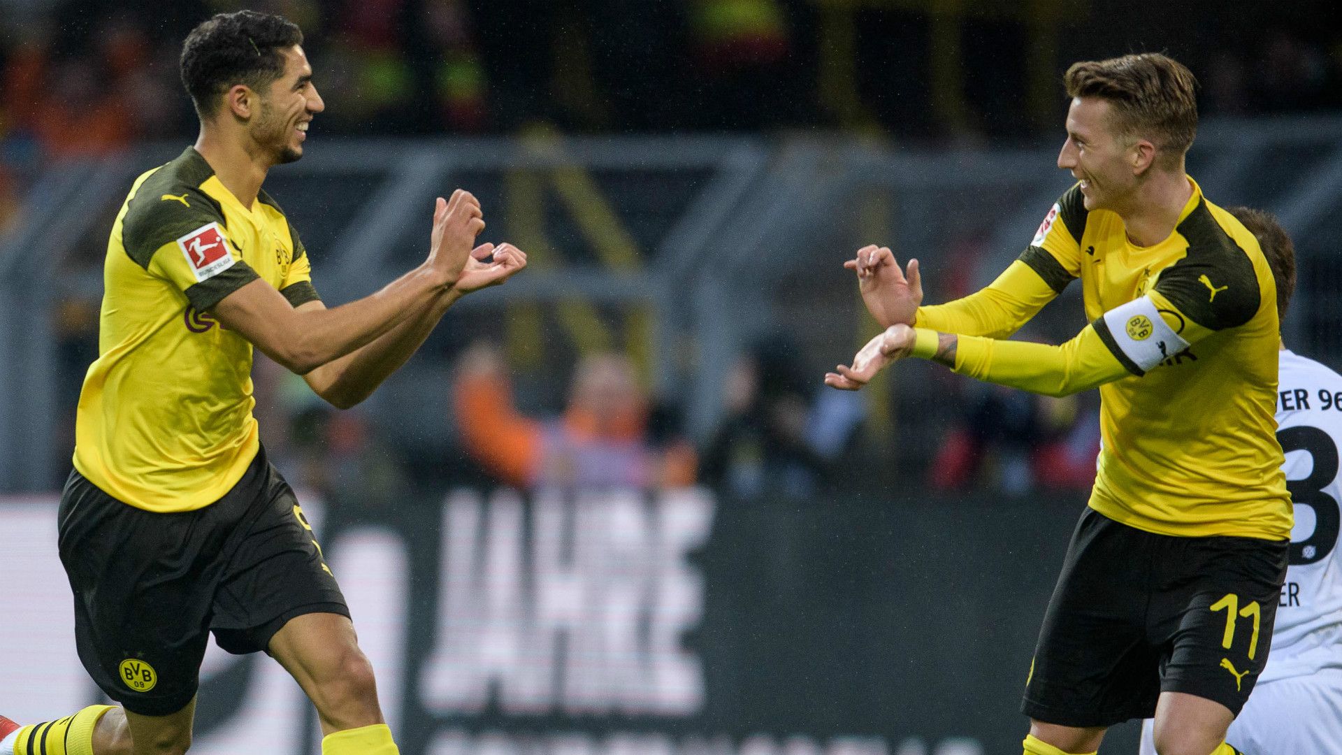 ACHRAF HAKIMI MARCO REUS BORUSSIA DORTMUND