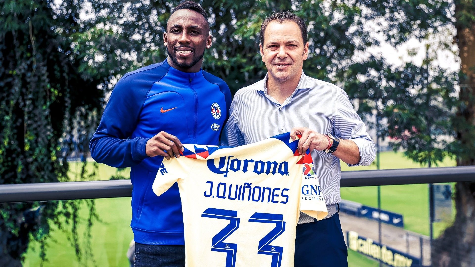 Julian Quiñones América