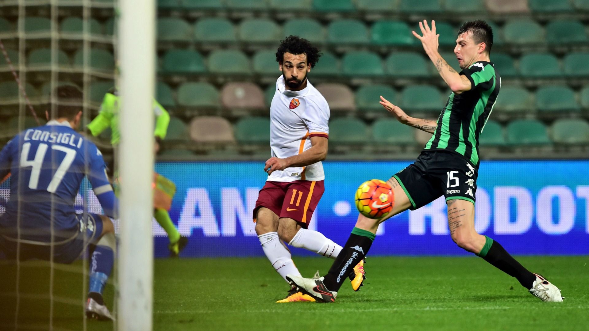 Mohamed Salah Francesco Acerbi Sassuolo Roma Serie A 02022016