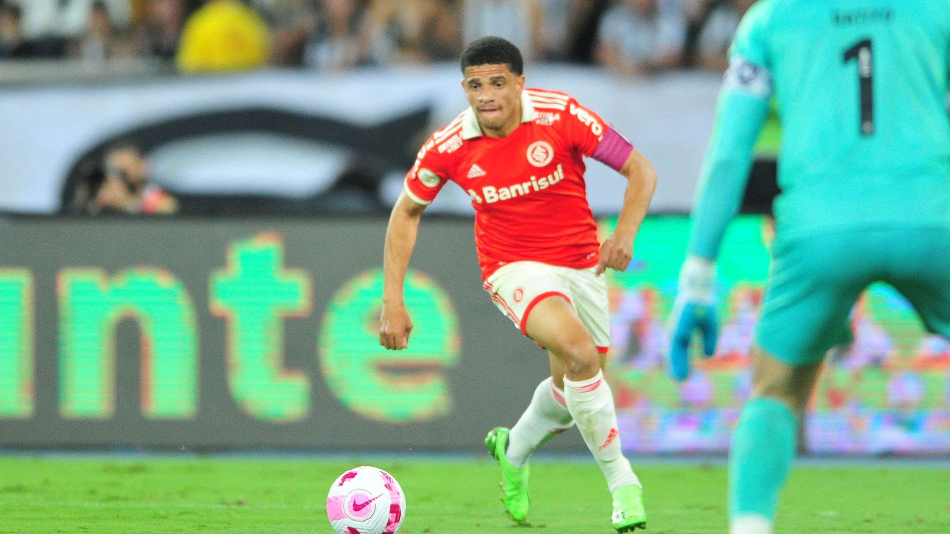 Taison, Botafogo x Internacional, Brasileirão, 16102022