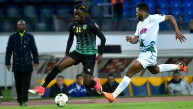 الرجاء في مواجهة فيتا كلوب