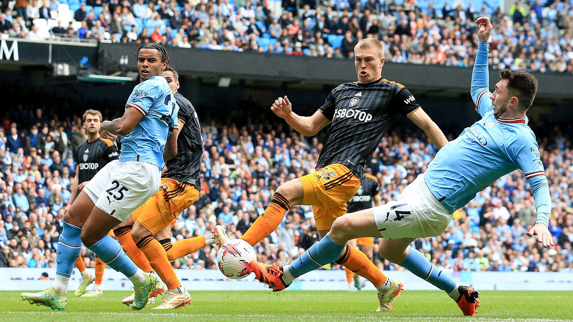 Aymeric Laporte Manchester City Leeds 2022-23