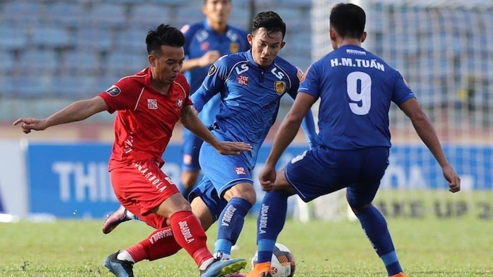 Nguyen Hong Son vs Nguyen Van Duc Quang Nam vs Hai Phong Round 16 V.League 2019