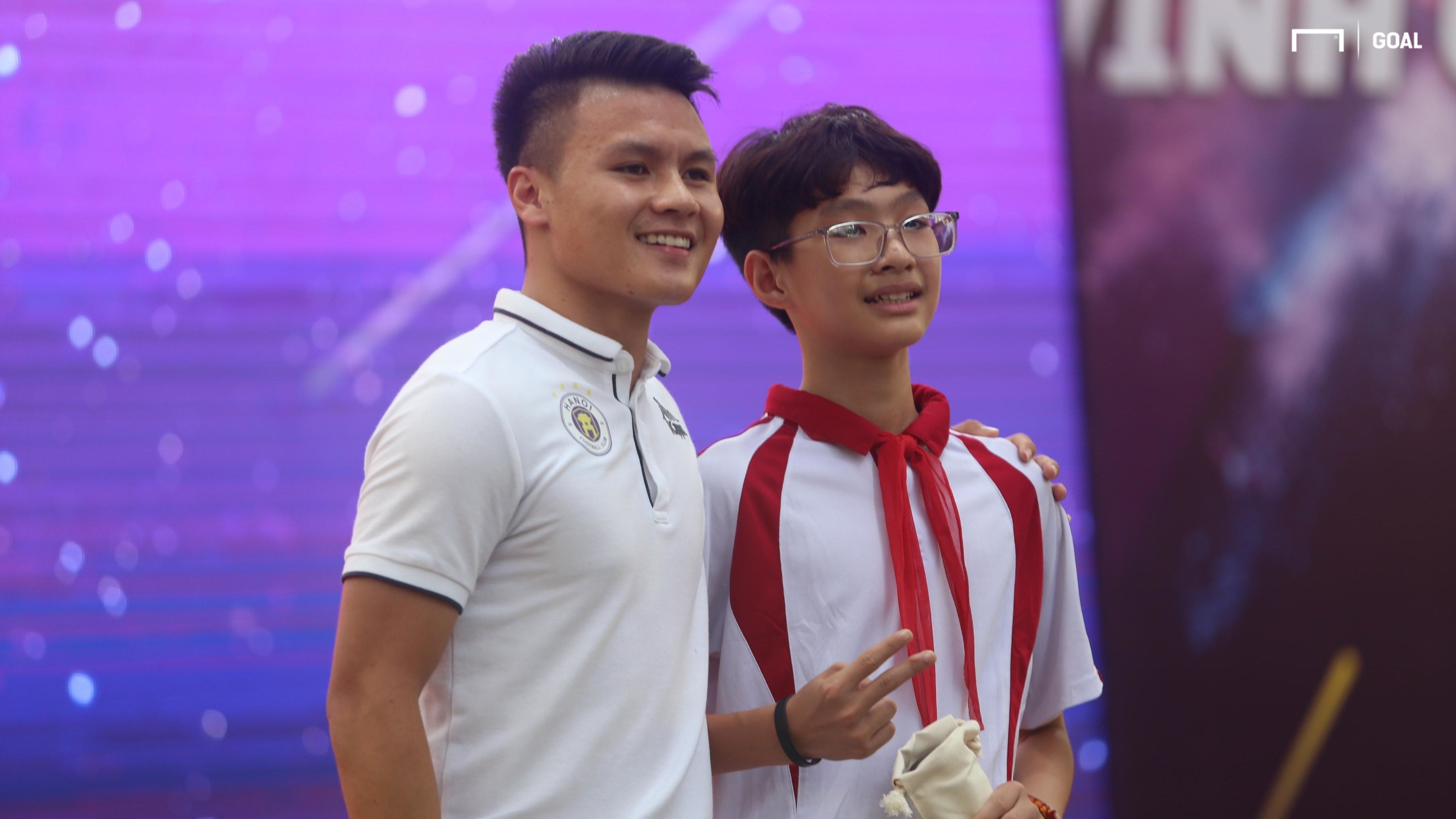 Ha Noi Football Club joining Strong Vietnam event at Nam Trung Yen School | 21 October 2019