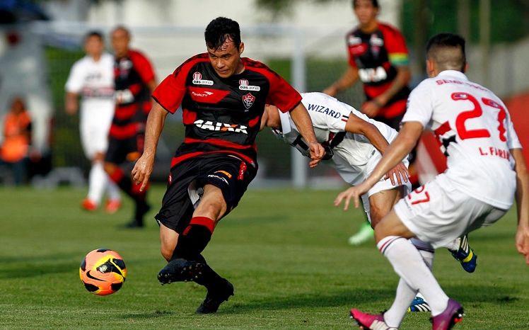 Maxi Biancucchi - Vitória x São Paulo, Brasileirão 2013