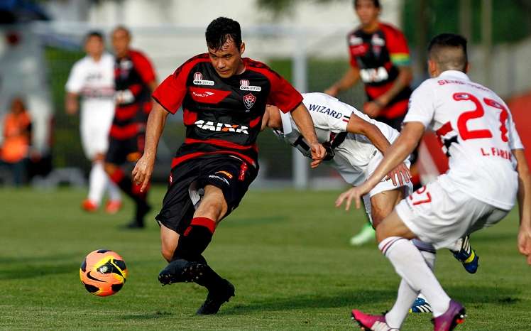 Maxi Biancucchi - Vitória x São Paulo, Brasileirão 2013
