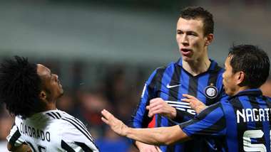 Ivan Perisic pushes Juan Cuadrado Inter Juventus Coppa Italia 02032016