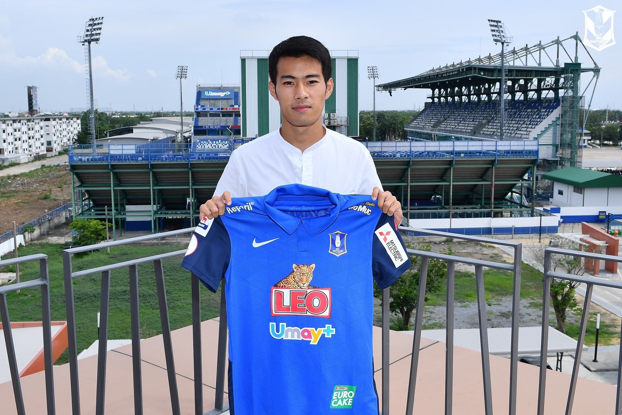 สารัช อยู่เย็น