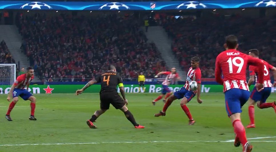 Mano de Augusto Atletico Roma