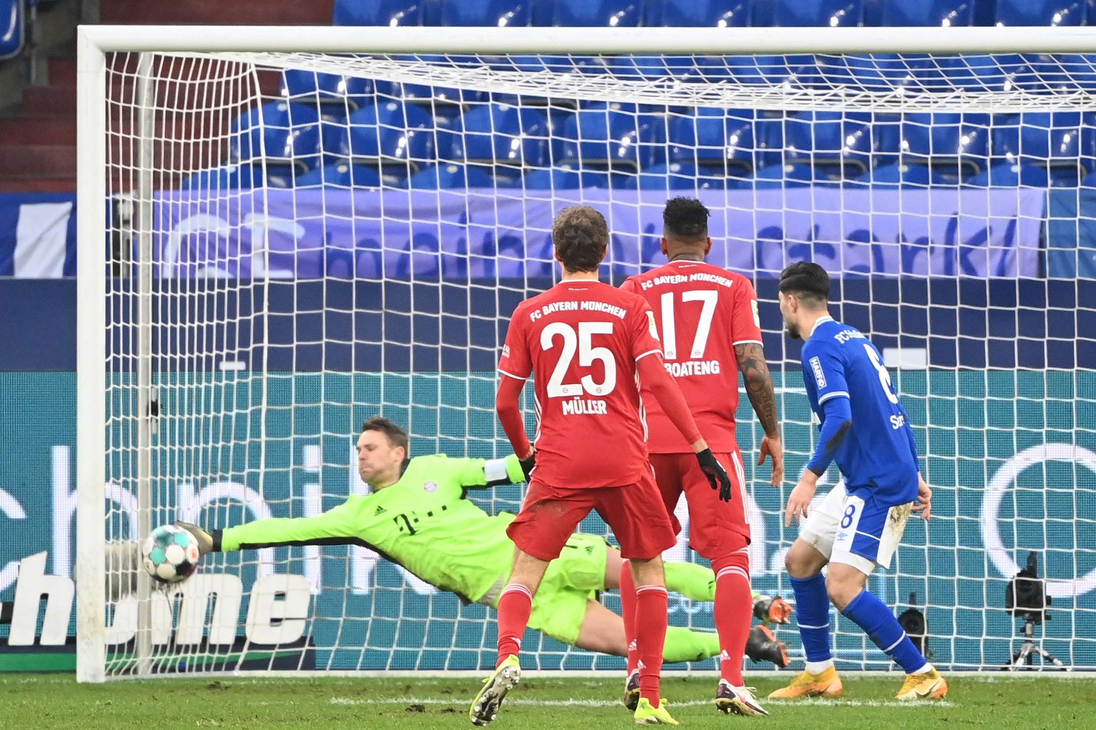 Manuel Neuer Schalke Bayern Munchen Bundesliga 24012021