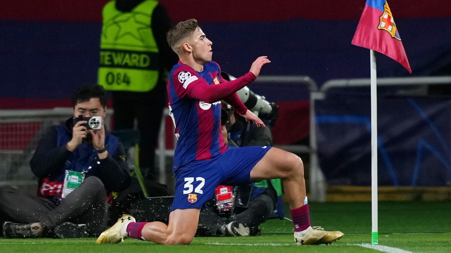 Fermín López Barcelona Napoli Champions League 2023-24