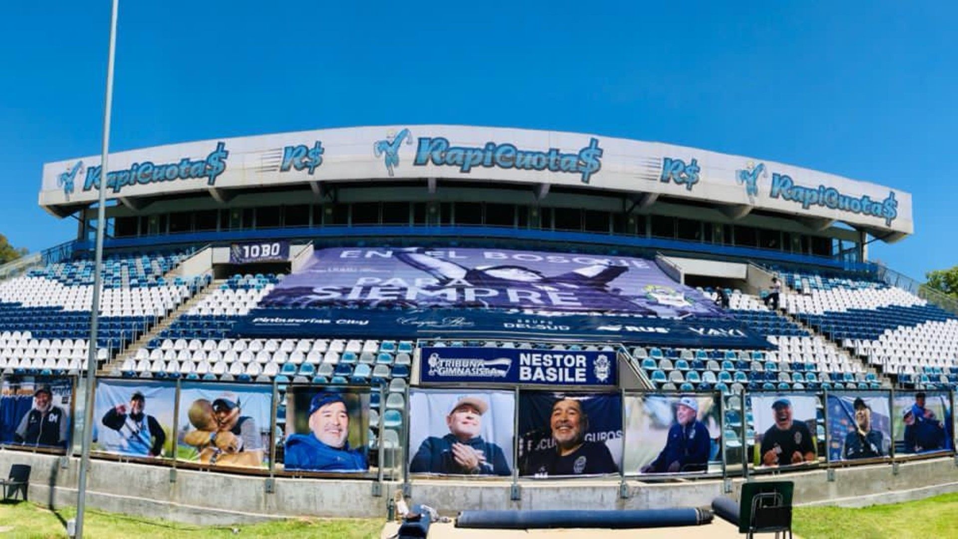 Gimnasia La Plata Bosque Homenaje Maradona