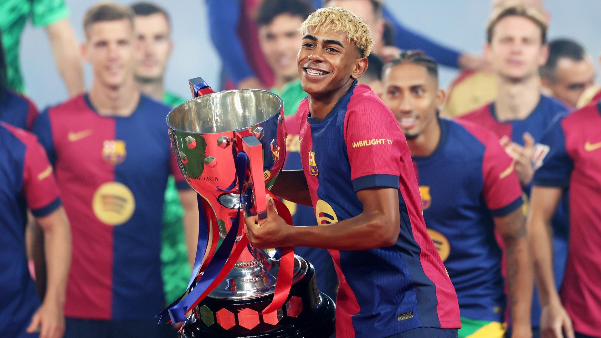Lamine Yamal sends out epic two-word message when asked if he would swap Barcelona for Real Madrid | Goal.com UK